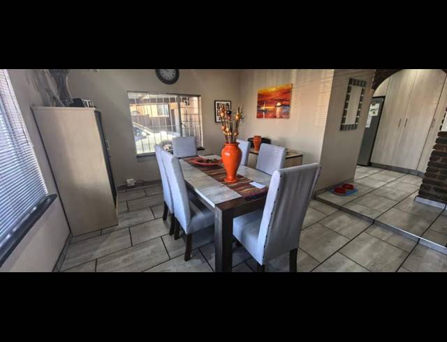 4 BEDROOM HOUSE FOR SALE IN WITPOORTJIE